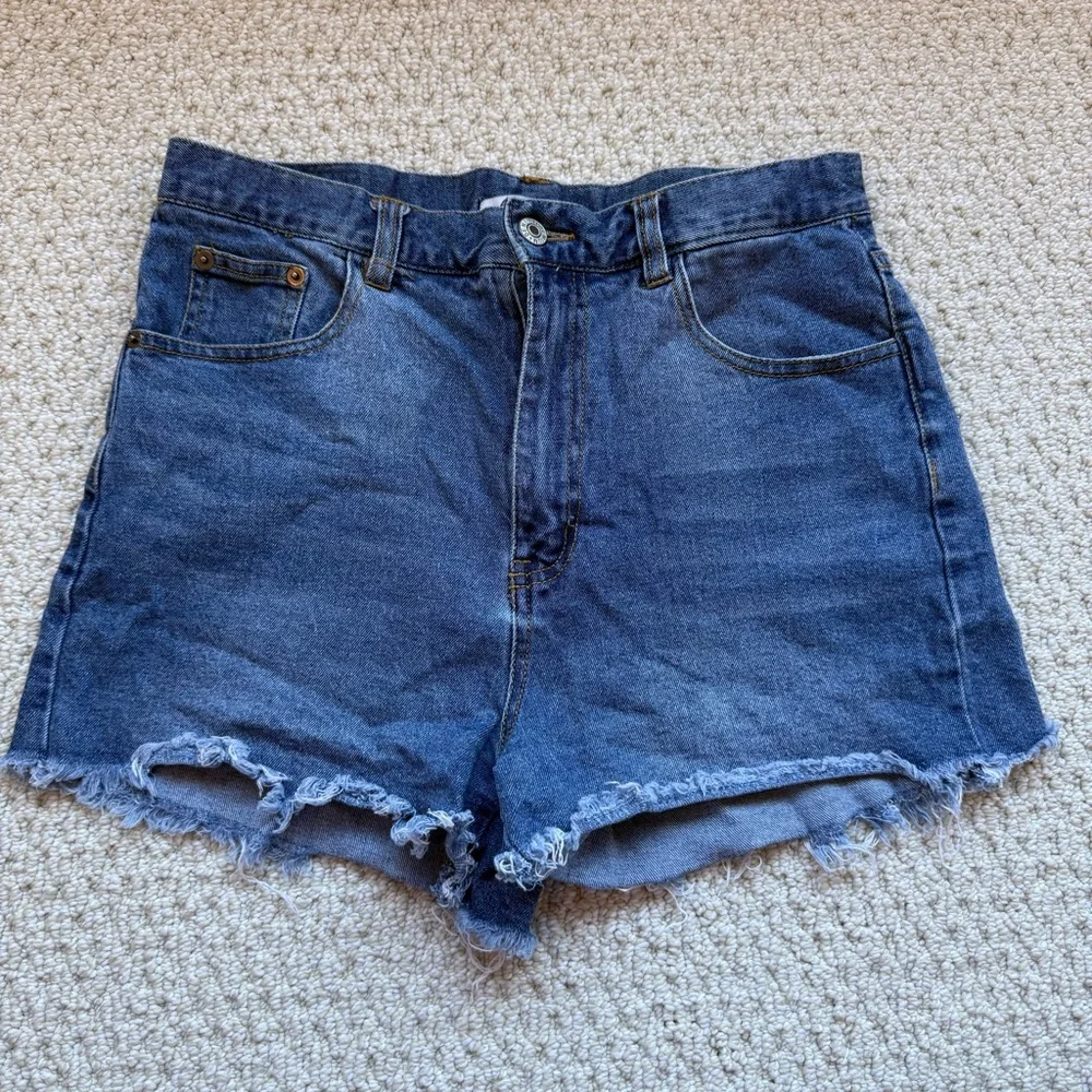 Love Tree Denim Cut Off Shorts size Large